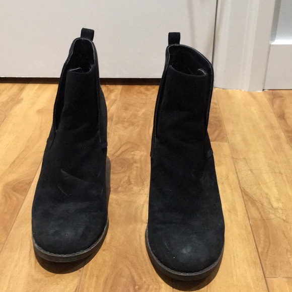 Cute black heeled booties - Picture 3 of 4